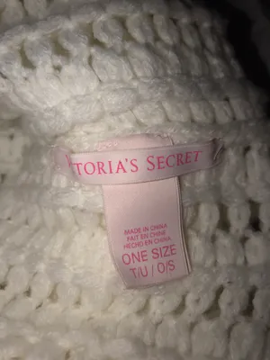 Victoria’s Secret Infinity Scarf thumbnail 3