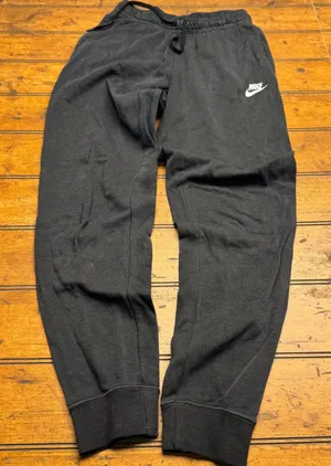 Nike Mens Sportswear Club Fleece Joggers Black XS Sweatpants Cuffed Graphic‎ thumbnail 1