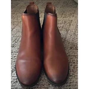 STEVE MADDEN DARE’S COGNAC Chelsea LEATHER BOOTS 9 thumbnail 2