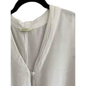 Sim & Sam V-Neck Tie Bottom Button Short Sleeve Blouse Size Small thumbnail 3