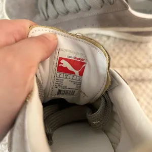 🔥🔥5 for $25 sale🔥🔥Puma grey and white low top sneaker shoes size 6 thumbnail 5