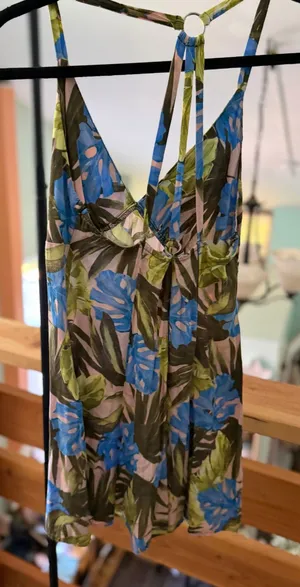 Dress  thumbnail 1