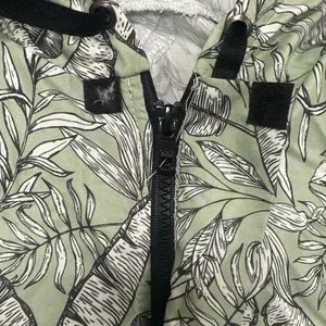 Leonisa Lightweight Windbreaker Jacket Raincoat Green‎ white Print Unisex l/xl thumbnail 4