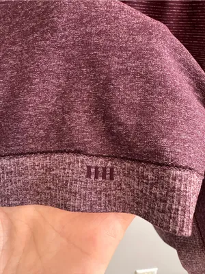 Athleta Women’s XL Purple Heather Performance Short Sleeve Fitted Top thumbnail 3