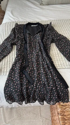 Lulus Black floral dress thumbnail 2