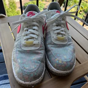Nike Air Force 1 White and Pink Sneakers 8.5 W thumbnail 4