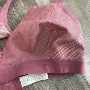 Lululemon Awake To Lace Bra 34B lot Plumful/smoky blush and black/nude thumbnail 3