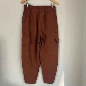Lululemon Light Utilitech Cargo Pocket High Rise Pant Size 28 Roasted Brown thumbnail 6