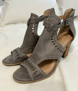 Brown Suede Heels Gray Size 9.5 thumbnail 1