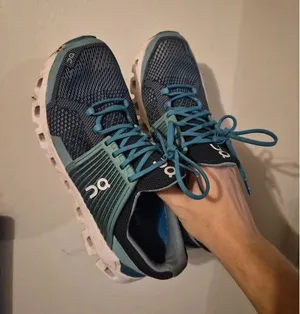 On Cloud Blue Running Shoes size 8.5 Womens thumbnail 1