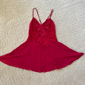 Vintage Cacique Red Slip thumbnail 3