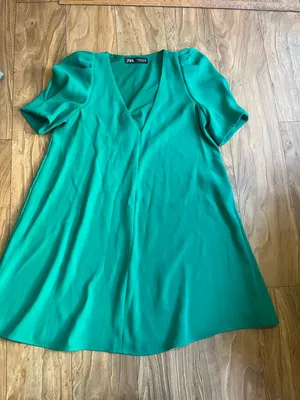 Zara Emerald Green V-Neck Midi Dress with Puff Sleeves thumbnail 10