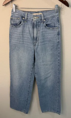Levis High Waisted Straight Light Wash Jeans 29" Inseam Size 24 thumbnail 1