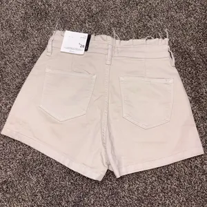 Kan Can brand light gray shorts size 26 thumbnail 3