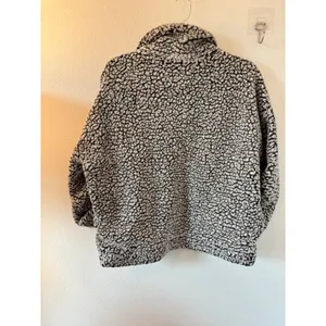 Thread & Supply Sherpa Fleece Quarter Zip Pullover Black White Salt and Pepper thumbnail 3