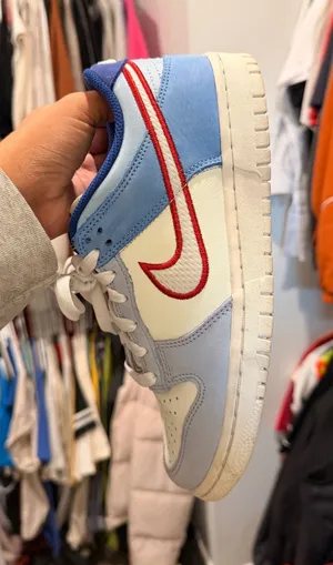 Nike Dunk Sneakers thumbnail 1