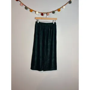 Vtg. dark green velvet striped midi skirt thumbnail 2