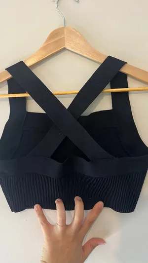 Aritzia Babaton Black Sculpt Knit Cross-Back Cropped Tank Top Size S thumbnail 4