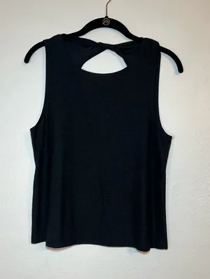Beyond Yoga Featherweight Aquarius Black Sleeveless Twist-Back Top size small thumbnail 1
