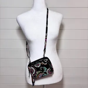 Vera Bradley wristlet/Crossbody Floral Black‎ quilted small Bag /wallet thumbnail 3