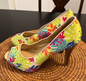 Tropical Peep Toe Platform Pumps Hawaiian‎ Leaf Print Multicolor Heels Size 9M thumbnail 1