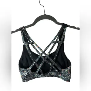 Lululemon‎ Free To Be Serene Bra Women’s Size 4 Black Floral Strappy Sports Bra thumbnail 5