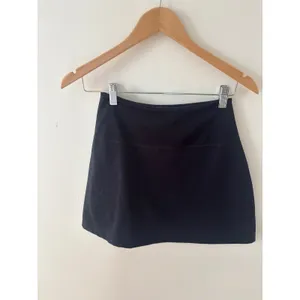 Girlfriend Collective Black Skort Athletic Tennis Skirt Built-in Shorts Small thumbnail 2