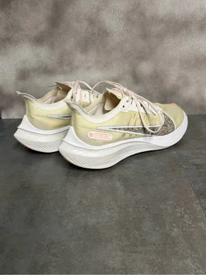 Nike Zoom Gravity Women’s Running Shoes Summit White BQ3203-101 Size 10 thumbnail 8