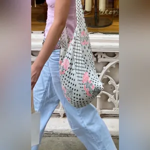 Free‎ People Cream Shoulder Tote with Pink Floral Accents thumbnail 2