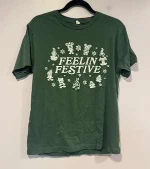 Disney Christmas‎ feeling festive green short sleeve shirt thumbnail 1