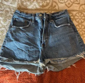 Abercrombie Mom Shorts thumbnail 1