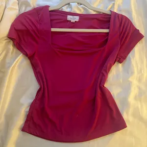 Revolve Live in the moment pink cropped top thumbnail 2