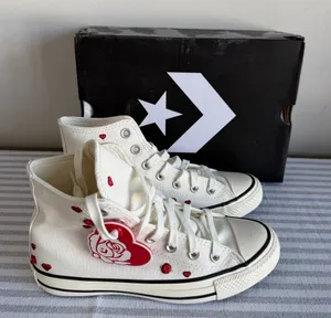Converse NEW Women's Chuck Taylor All Star Embroidered Roses Hi Top Shoe Size 6 thumbnail 1