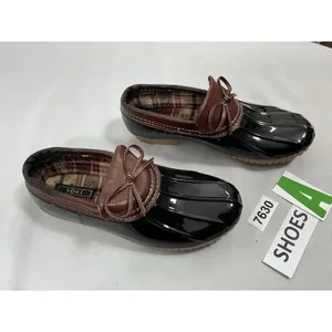 Womans Yoki Slip On Low Duck Boots Size 7.5 Black Brown thumbnail 2