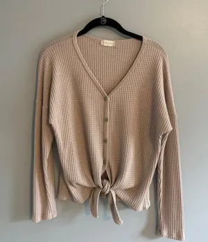 Sweater thumbnail 1