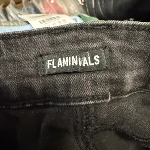 2027‎ | NWT Flamingals High Rise Straight Leg Faded Charcoal Jeans Women M thumbnail 5