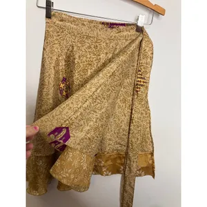 Darn Good Yarn Sari Silk Wrap Skirt Womens 4-12 Gold NWT Reversible Mini Boho thumbnail 4