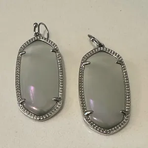 Kendra Scott Elle Slate Cat’s Eye Drop Earrings in Silver Frame thumbnail 5