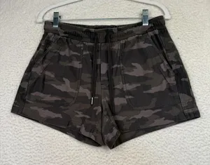 Athleta Camo Farallon Shorts‎ Womens 4 Gray Black Camouflage Drawstring Cotton thumbnail 1