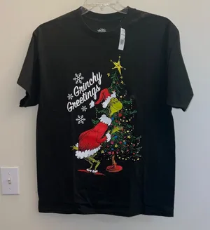 The Grinch “Grinchy Greetings” Christmas Tee – Dark Green/Black – Size L‎ – NWT thumbnail 1