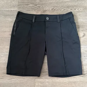 Lululemon Club Short Women's Size 8 Black 9" Golf Tennis Stretch Shorts thumbnail 4