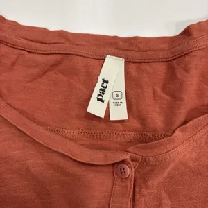Pact Tshirt Womens Size Small Burnt Orange Half Button Casual thumbnail 3
