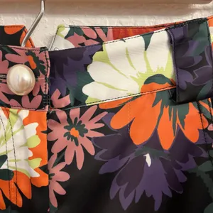 STAUD Austin Pants Size 4 Satin Floral‎ Bloom Flares Black Daisy Retro Festival thumbnail 13