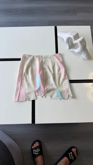 PrettyLittleThing Watercolor Pastel Mini Skirt with Asymmetric Slit Hem - Size US 2 thumbnail 3
