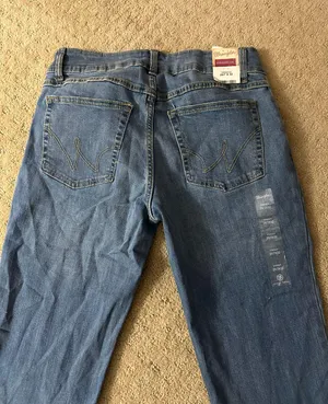 Wrangler straight leg jeans thumbnail 3