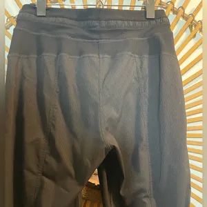 Lululemon Dance Studio Mid-Rise Cropped Black Pants Athleisure Adjustable Sporty thumbnail 13