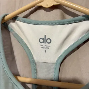 Alo sports bra thumbnail 2