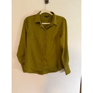 Banana Republic Silky Classic Blouse Dark Palm Green S Womens Long Sleeve Button thumbnail 9