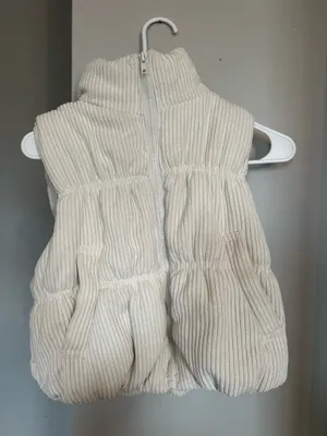 Forever 21 Puffer vest thumbnail 1