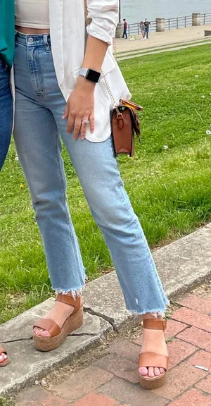 Abercrombie Kick Flare Jeans thumbnail 1